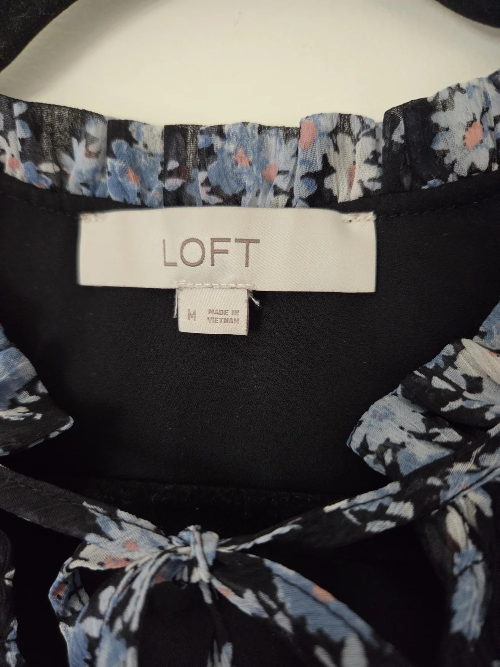 LOFT Navy Blue Floral Ruffle Sleeve Tie-Neck Blouse (M)